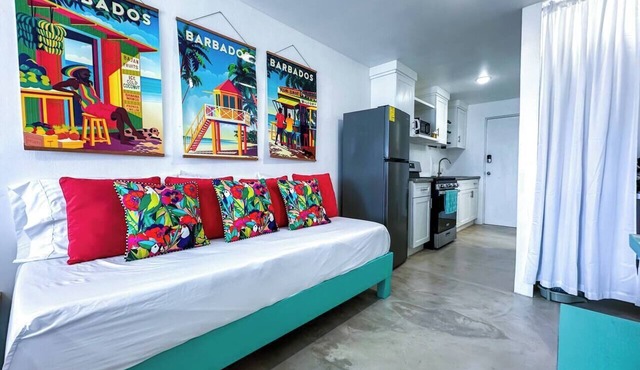 Studio APT 4B, Oceanview + Pool, Near Beach @ Paradise Point Barbados in Oistins