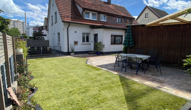 Vacation home, cooking island, garden, parking, 4-8 persons in Böblingen