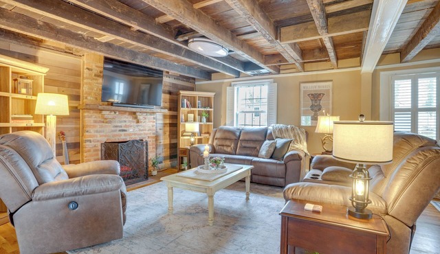 Walk to Beach: Historical Fredericksburg Home in Fredericksburg