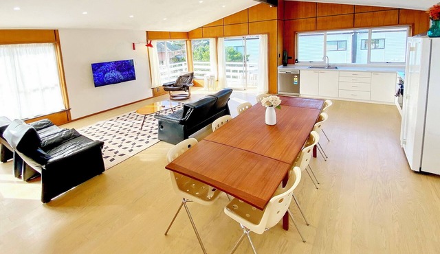 Waterfront villa near IKEA and Sylvia Park in Auckland