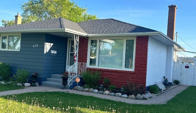 Winnipeg Spotless cozy 4-bedroom home in Winnipeg