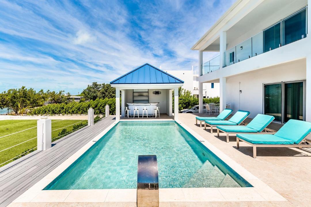 Cooper Jack Bay Settlement Villa | New Unique Villa Blue Top! 2 Bedroom Waterfront
