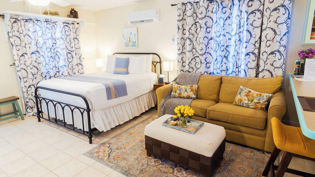 Photo of Bedroom in Venetian Road Settlement