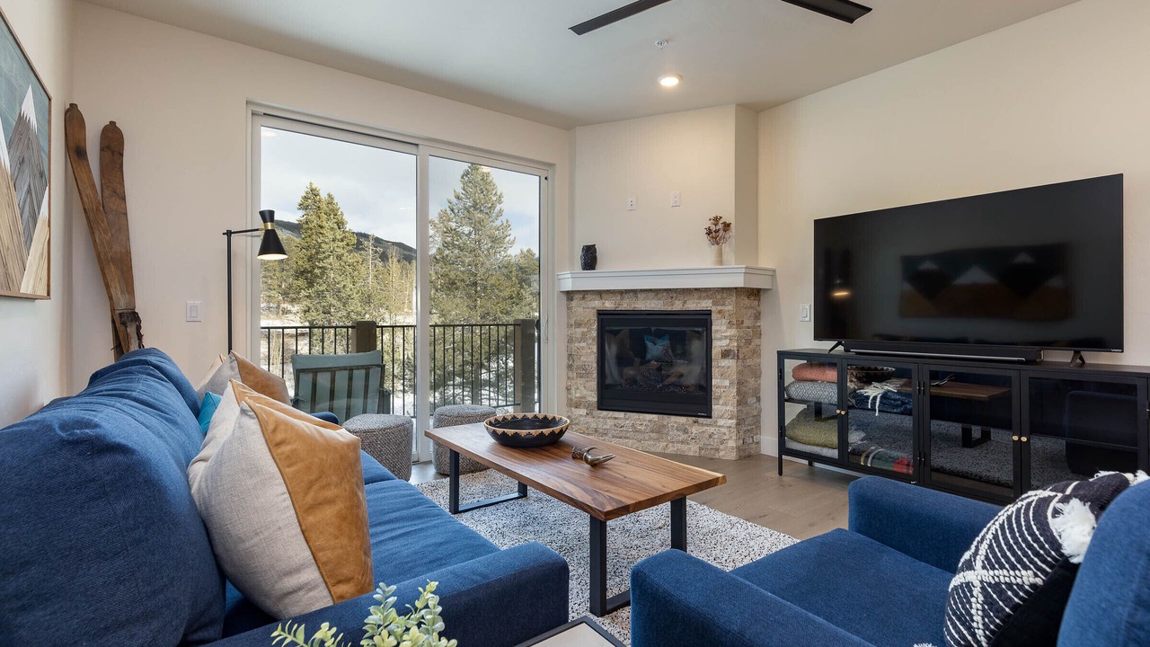 Photo of Livingroom in Lakeside Village