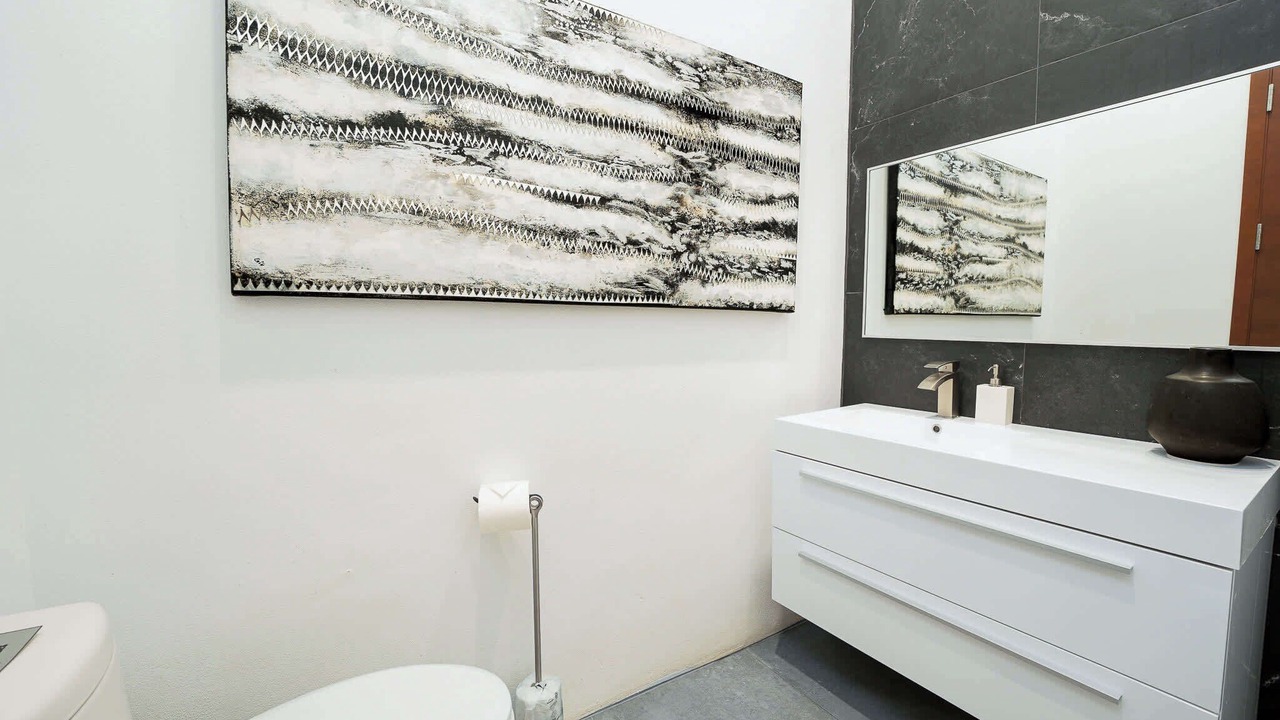 Photo of Bathroom in Long Bay Hills