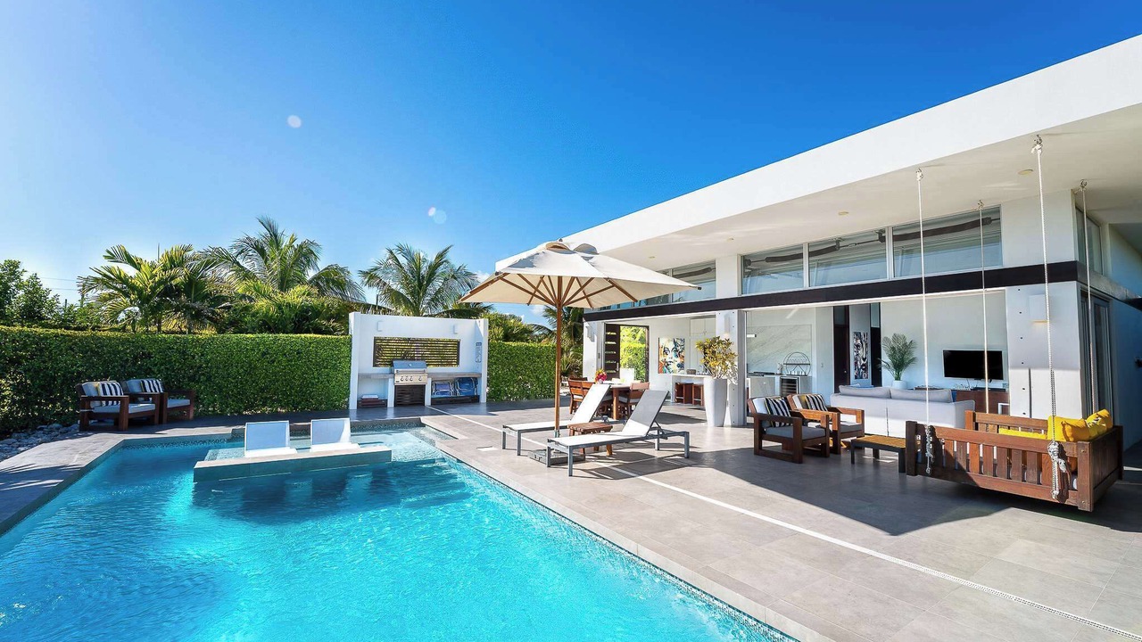 Photo of Outdoor in Long Bay Hills