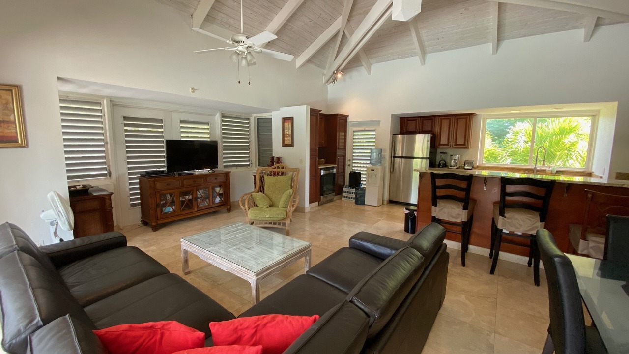 Photo of Livingroom in Leeward Settlement