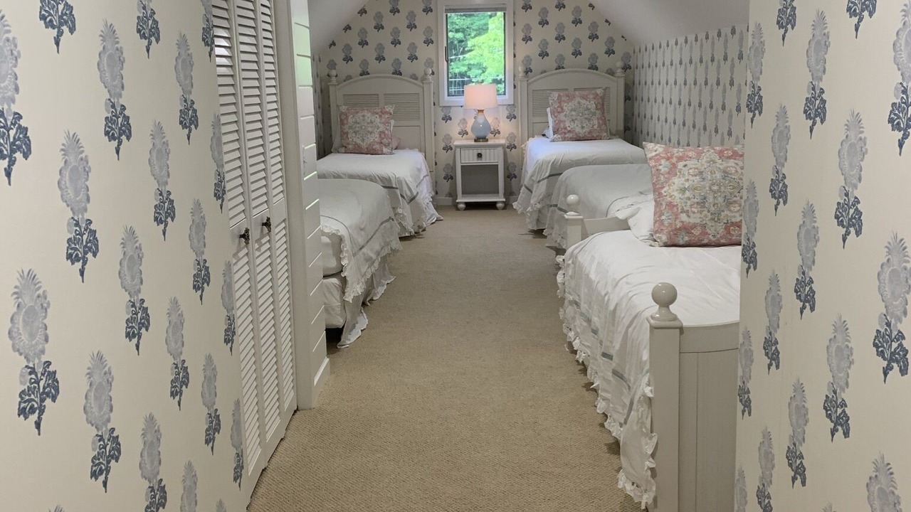 Photo of Bedroom in Empire