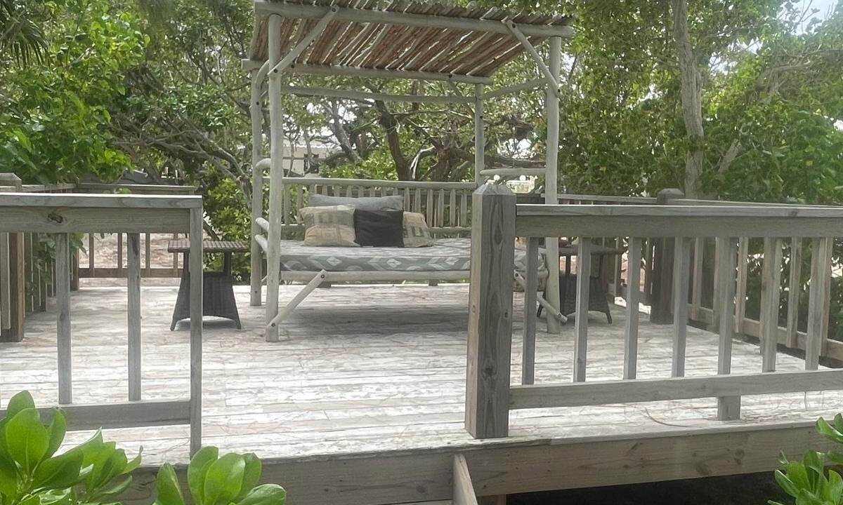 Photo of Patio Balcony in Leeward Settlement