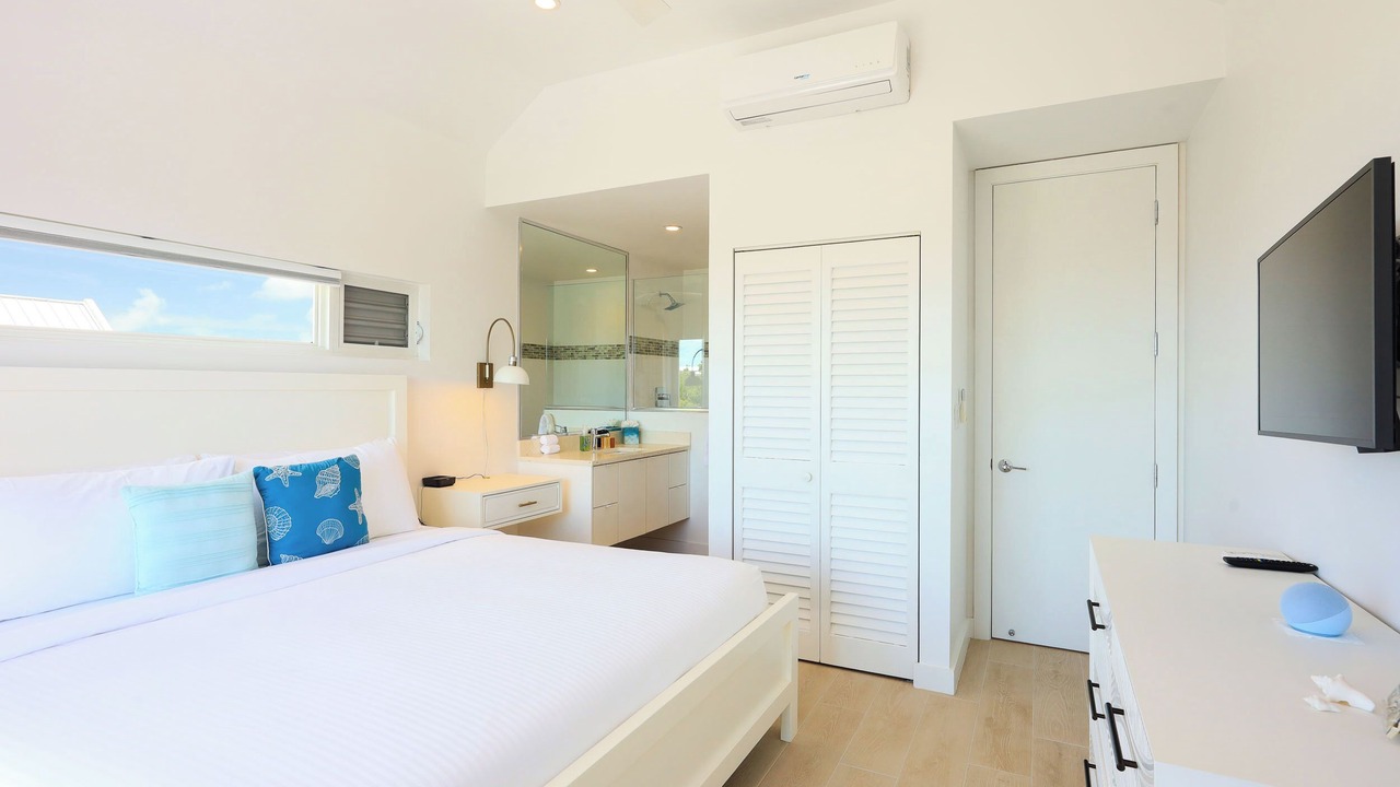 Photo of Bedroom in Leeward Settlement