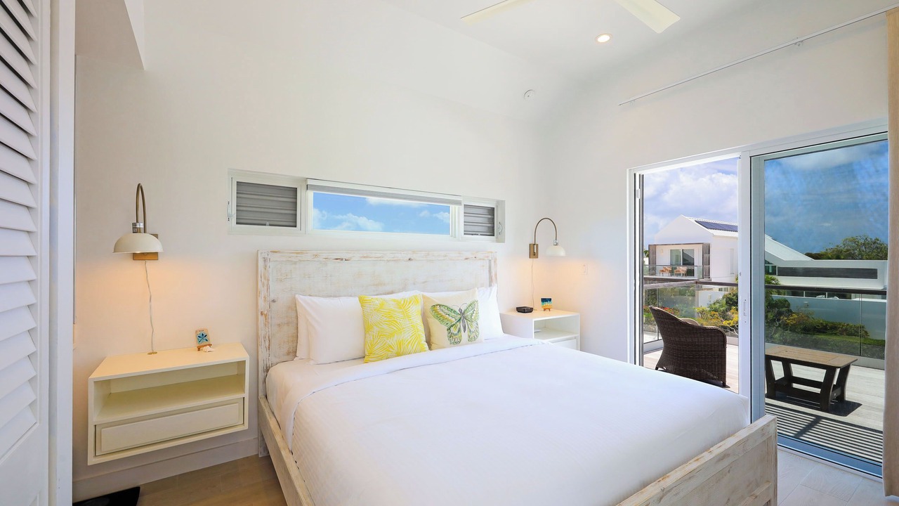 Photo of Patio Balcony in Leeward Settlement