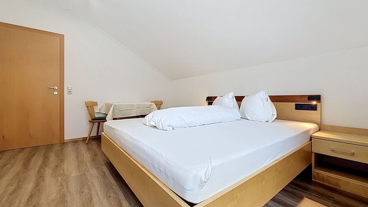 Photo of Bedroom in See