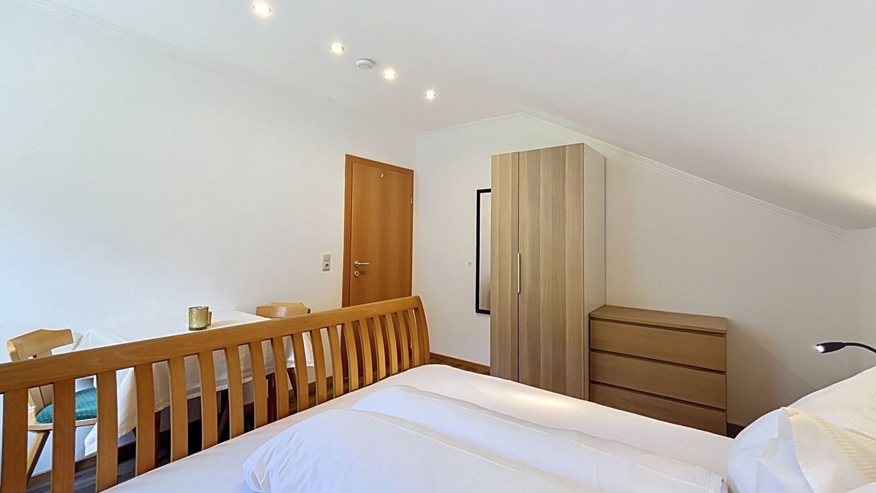 Photo of Bedroom in See