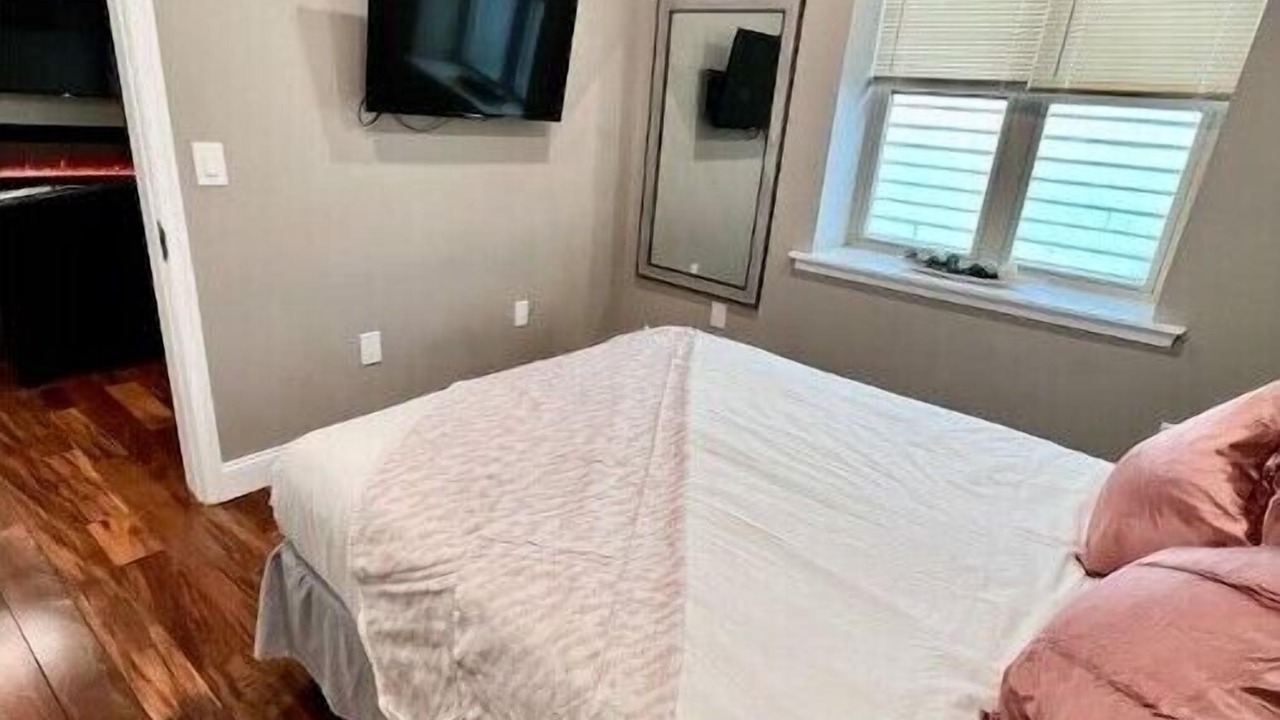 Photo of Bedroom in Logan Square