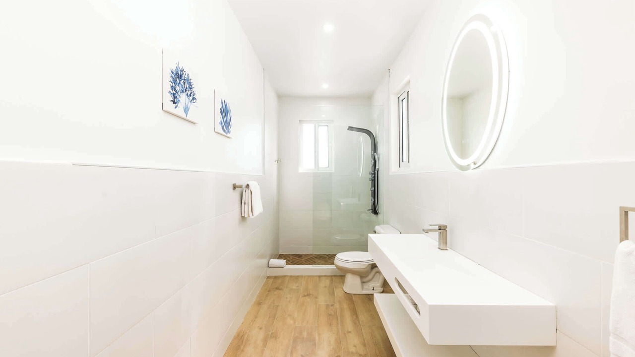 Photo of Bathroom in Leeward Settlement