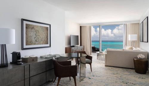 Executive Suite with 1 King, Oceanfront, Balcony