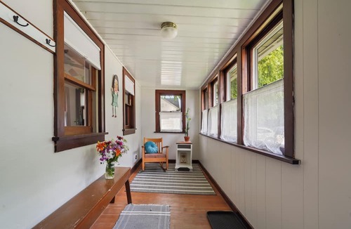 Viroqua House | Charming 2-bedroom house in Viroqua with AC