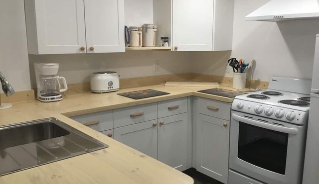 Fully furnished basement suite, available for short term rental in Quesnel
