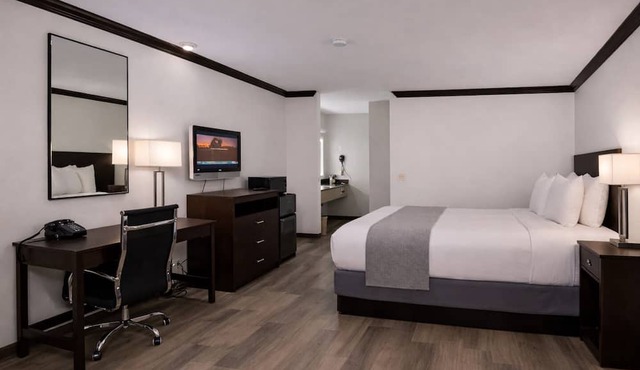 Discovery Inn in Midvale