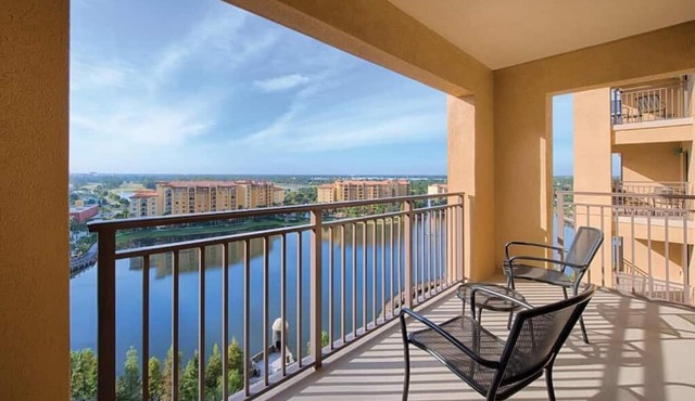Enjoy the luxury & excitement of Lake Buena Vista with a splash of Disney Magic in Lake Buena Vista