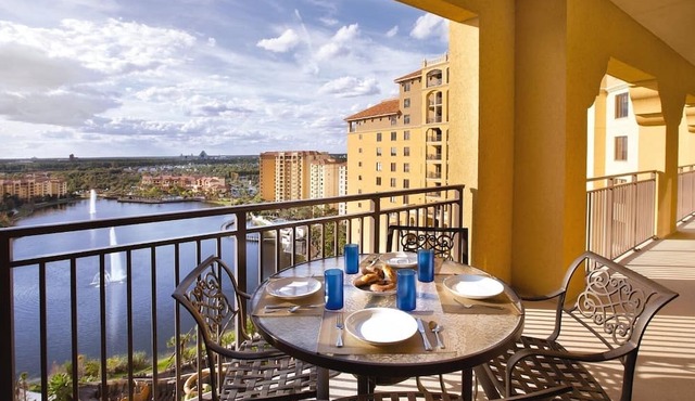 Orlando | Pool & Disney Access | 3BR Sleeps 10 in Lake Buena Vista