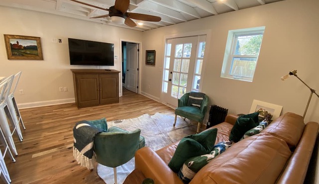 Monthly Rental Well Appointed Cottage in the Heart of WA near DT Chs & Beaches. in Charleston