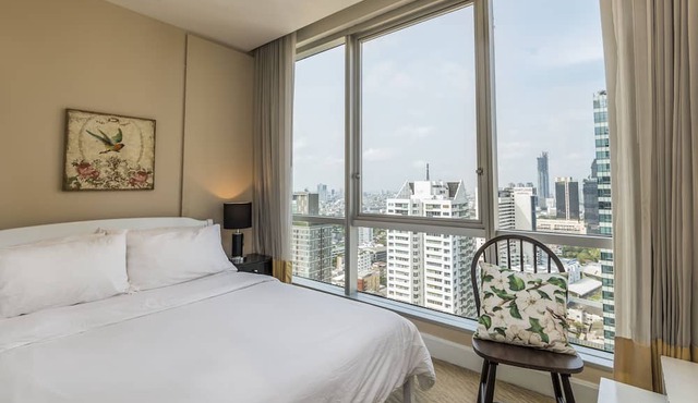 Serviced 2 Bed PANORAMIC SKY VILLAS with View, Pool and BTS in Bangkok