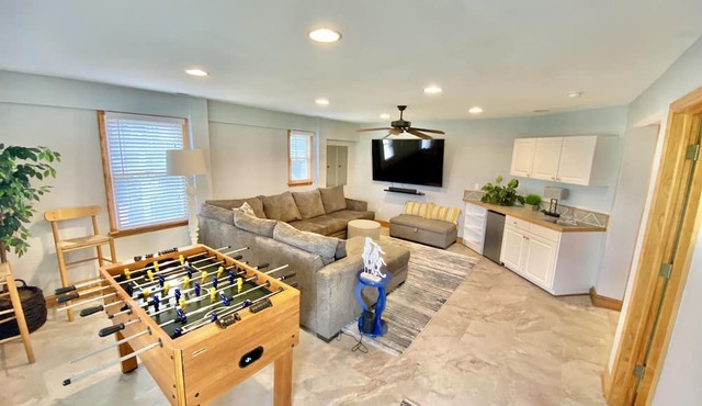 Semi-Oceanfront, Heated Pool and Hot Tub! in Nags Head