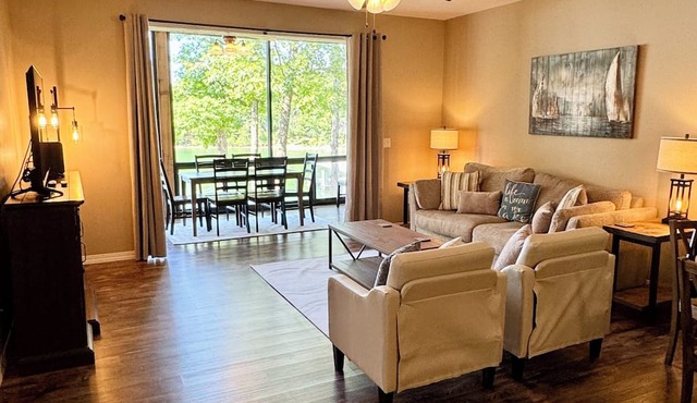 3 BR, 3 Bth, Vickery Resort Lower level with walkout to the lake. in Hollister