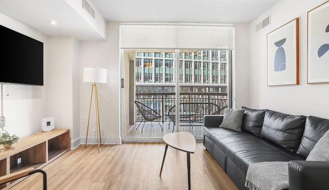 Pentagon City Apartments near Fashion Centre - We Host in Arlington