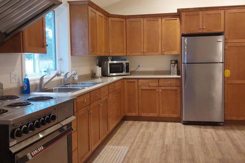 Beautiful vacation home with waterview. in Alberton