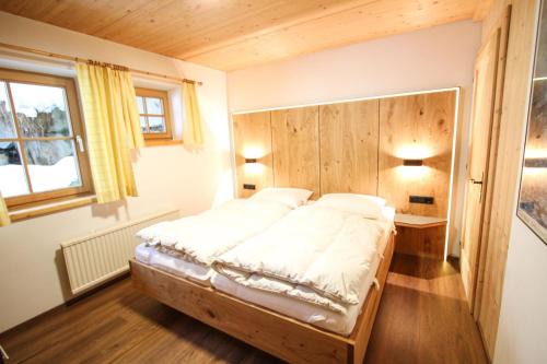 Sommer Chalet Top 